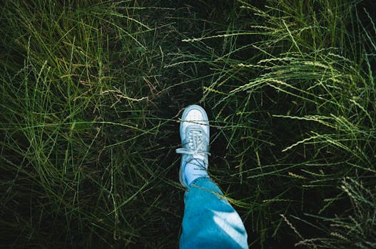 Exploring the Unexpected Resurgence of Nineties Style Trends