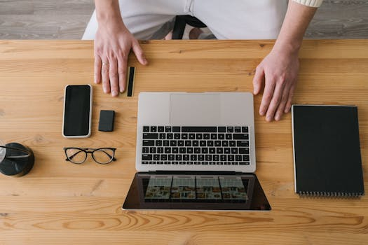 The Essential Tools for Comparing Online Retailers